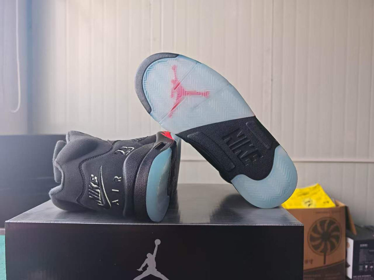 Air Jordan 5 Retro “Halloween”