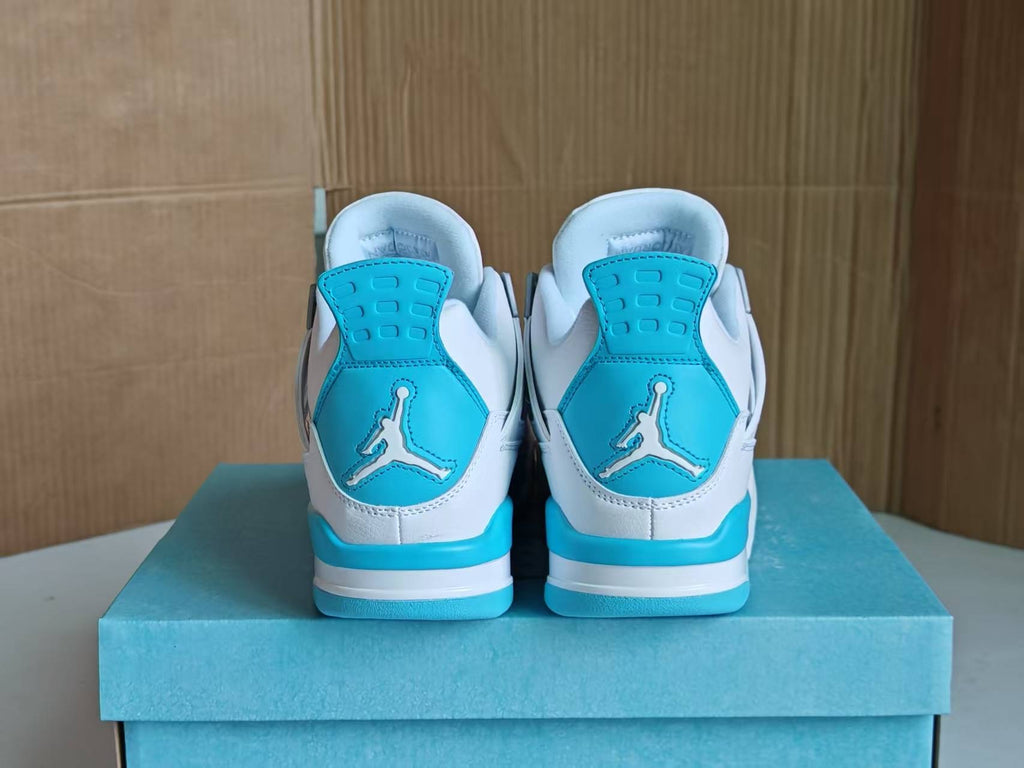 Air Jordan 4 Retro "Cyan"