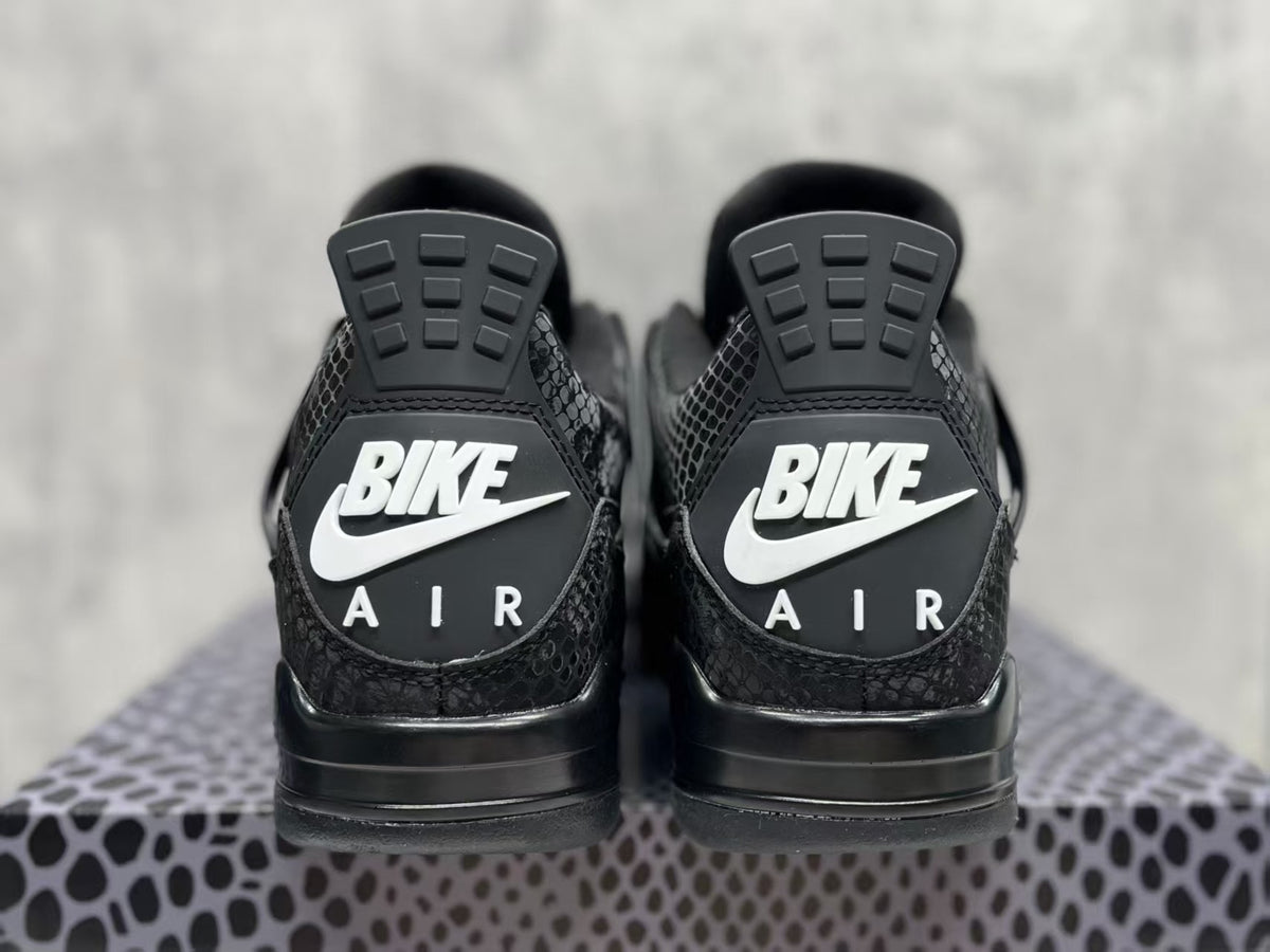 Air Jordan 4 Retro Black Cat (2025)