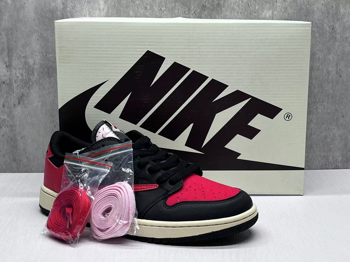 Air Jordan 1 Retro Low OG “Black Varsity Red”