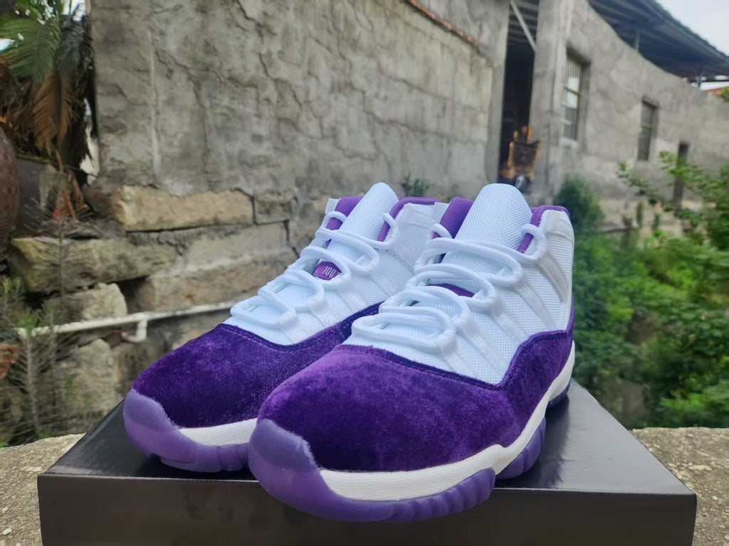 Air Jordan 11 Retro 'White / Royal Purple'