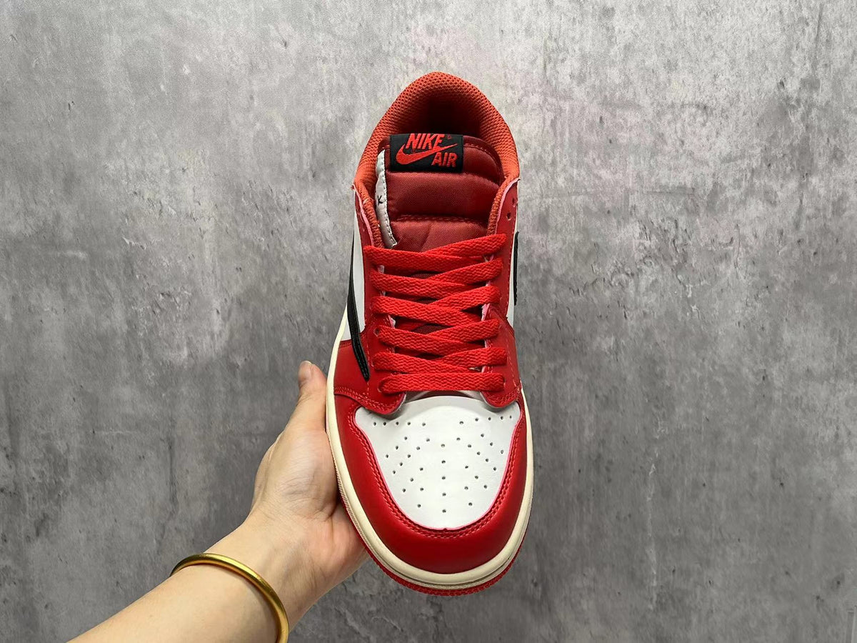 Air Jordan 1 Retro Low OG “Chicago”