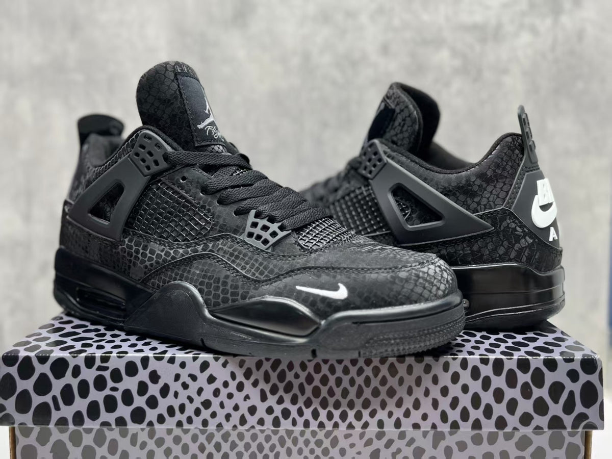 Air Jordan 4 Retro Black Cat (2025)