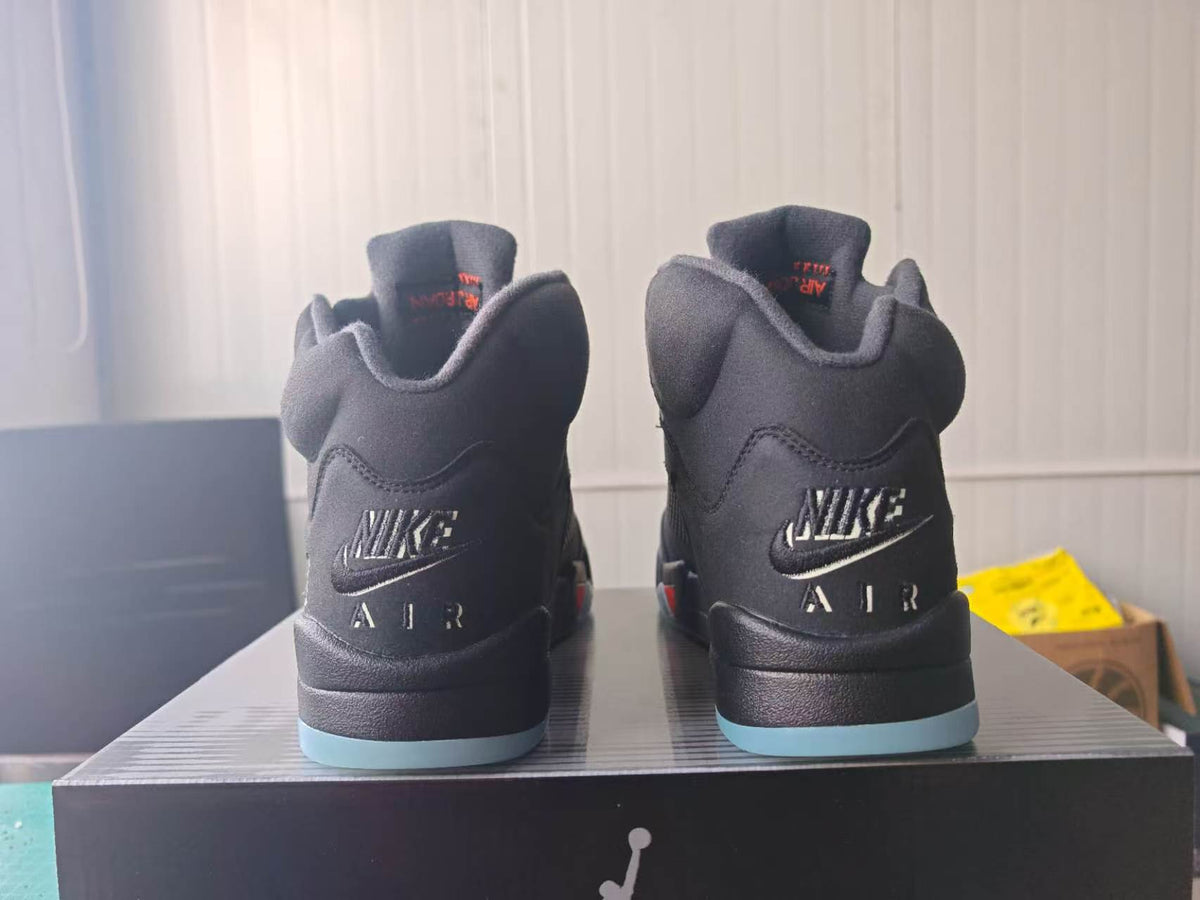 Air Jordan 5 Retro “Halloween”